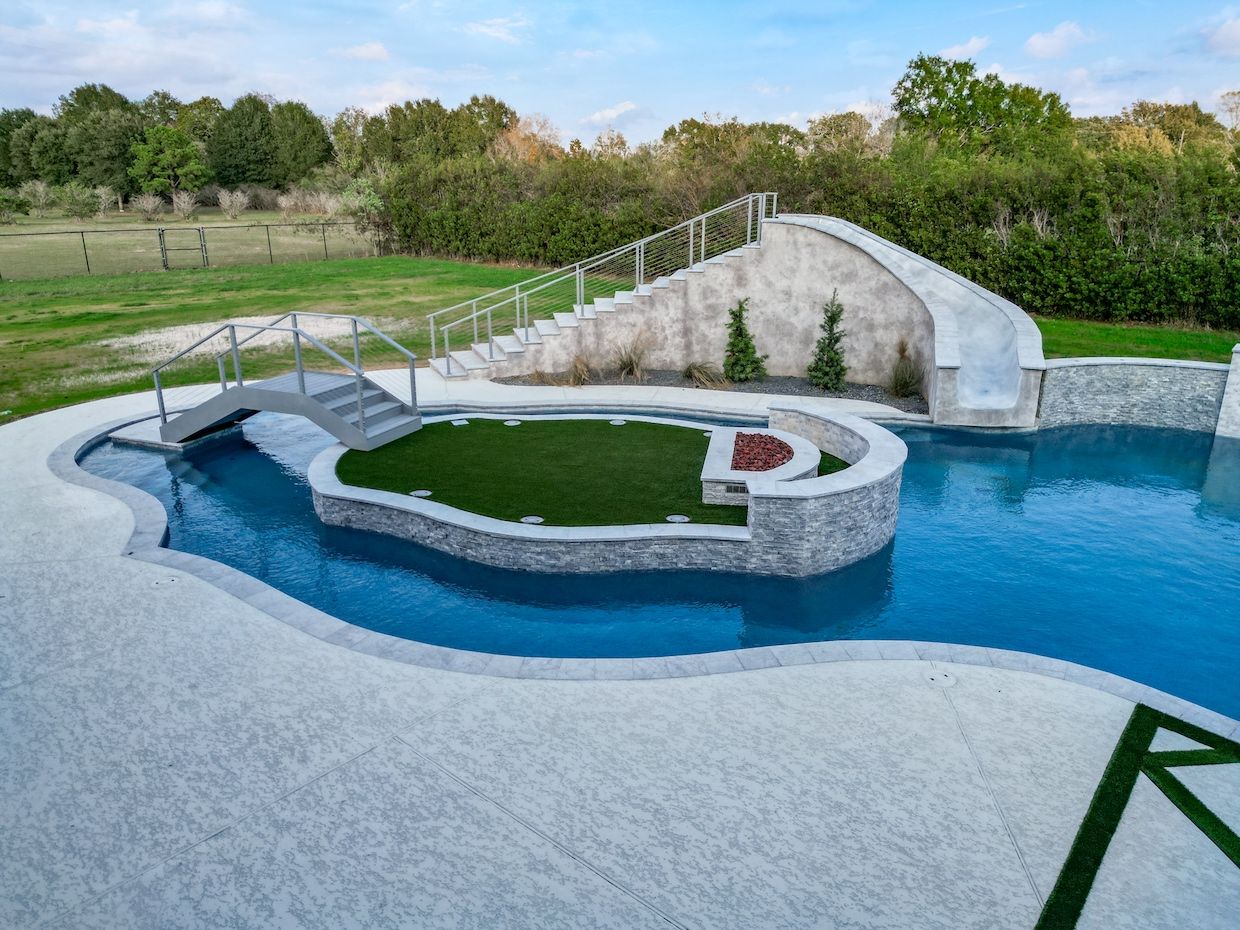Premier Pool and Spa Builder Outdoor Living in Navasota, Texas